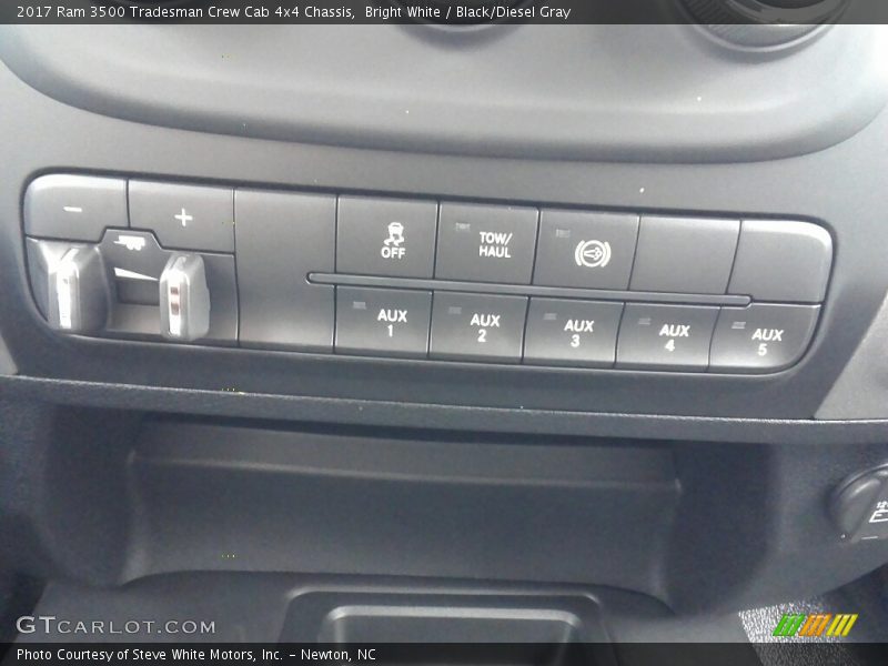 Bright White / Black/Diesel Gray 2017 Ram 3500 Tradesman Crew Cab 4x4 Chassis
