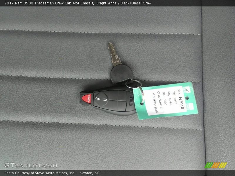 Bright White / Black/Diesel Gray 2017 Ram 3500 Tradesman Crew Cab 4x4 Chassis