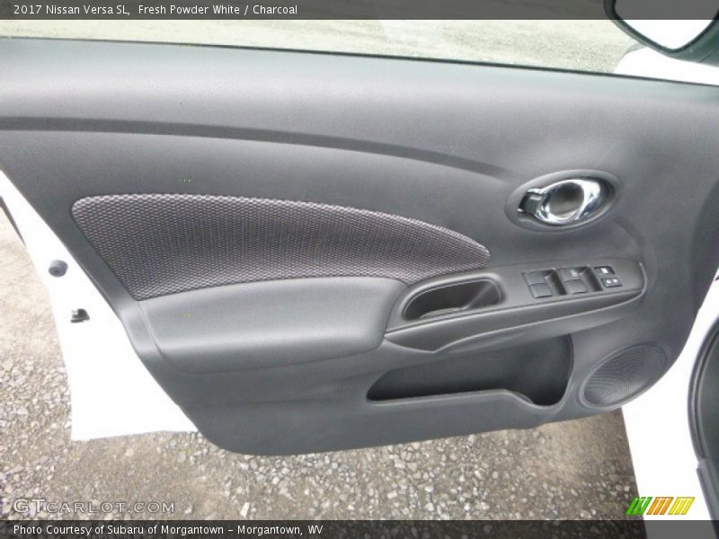 Fresh Powder White / Charcoal 2017 Nissan Versa SL