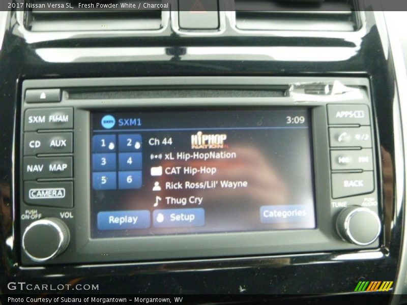 Fresh Powder White / Charcoal 2017 Nissan Versa SL