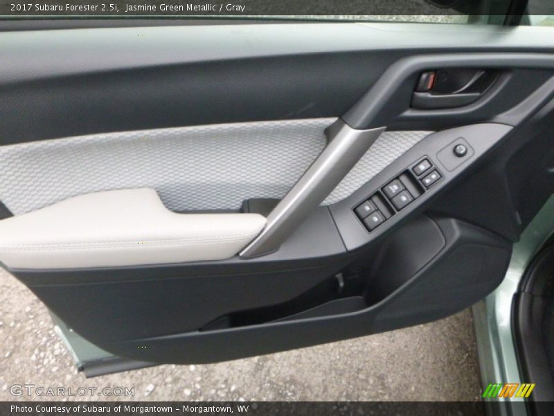 Jasmine Green Metallic / Gray 2017 Subaru Forester 2.5i