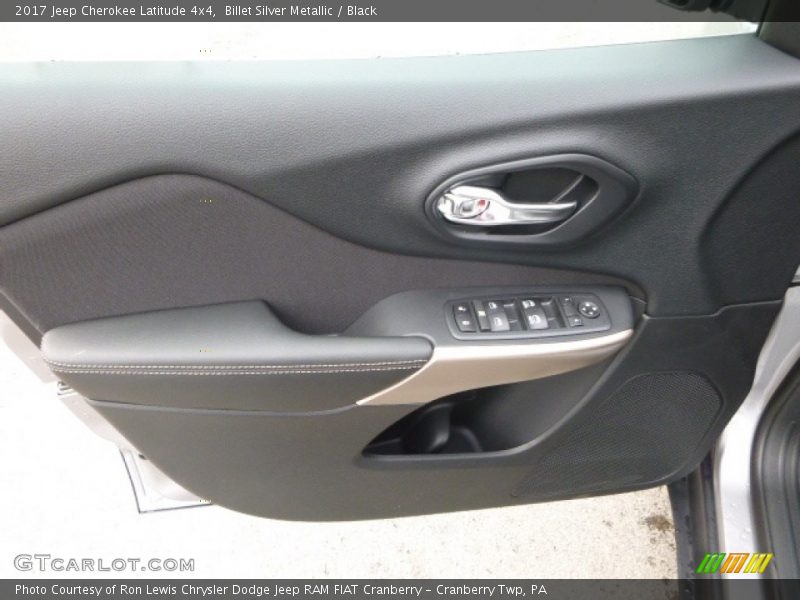 Billet Silver Metallic / Black 2017 Jeep Cherokee Latitude 4x4