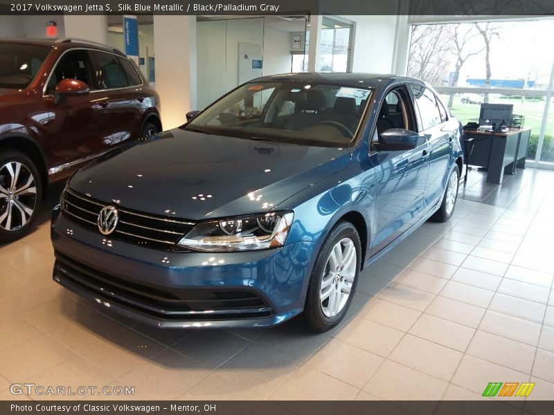 Front 3/4 View of 2017 Jetta S