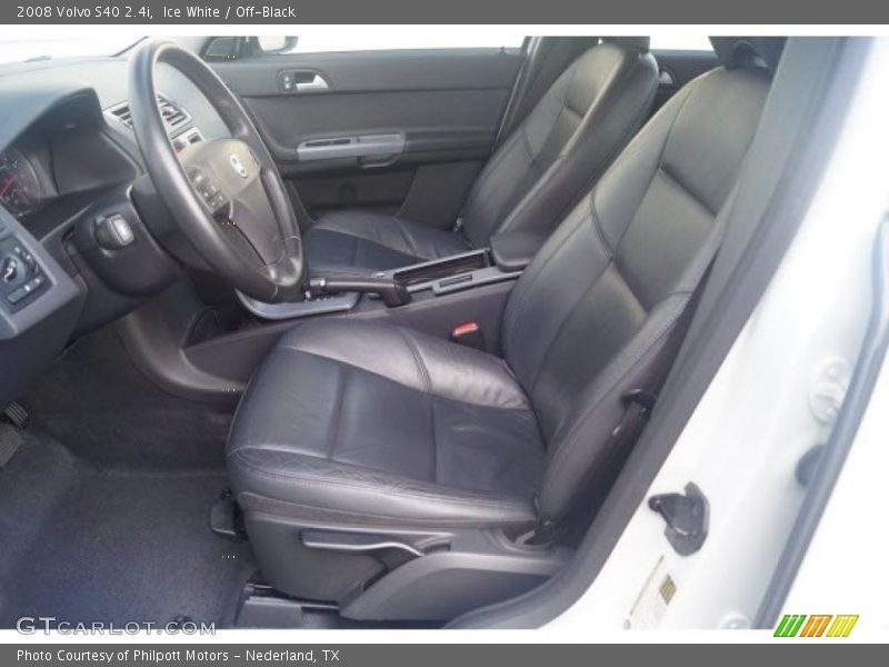 Ice White / Off-Black 2008 Volvo S40 2.4i