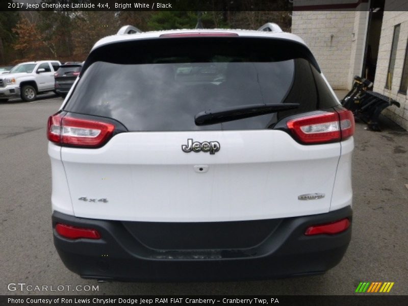 Bright White / Black 2017 Jeep Cherokee Latitude 4x4