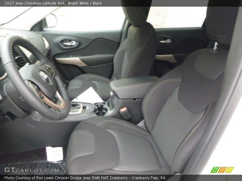 Bright White / Black 2017 Jeep Cherokee Latitude 4x4