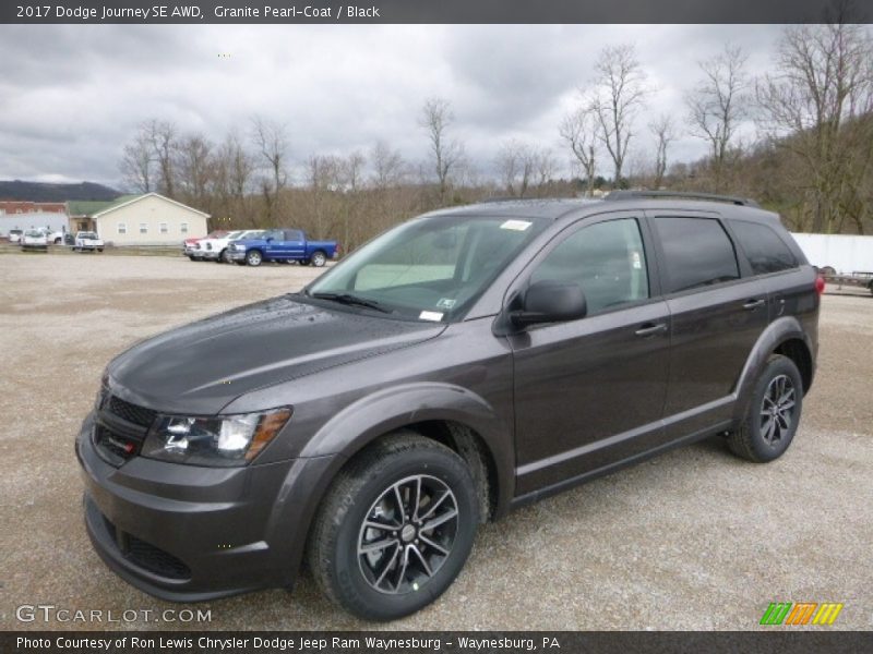 Front 3/4 View of 2017 Journey SE AWD