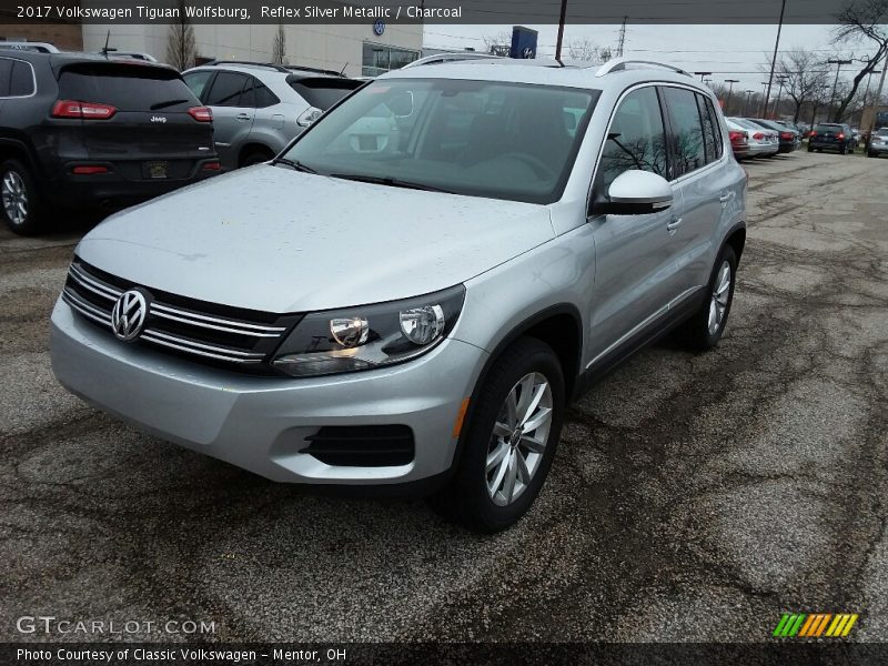 Front 3/4 View of 2017 Tiguan Wolfsburg