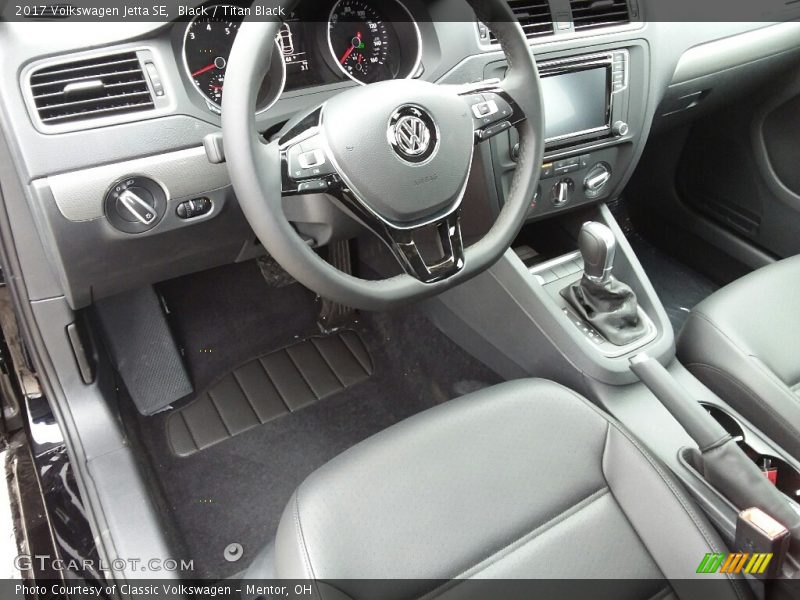 Black / Titan Black 2017 Volkswagen Jetta SE