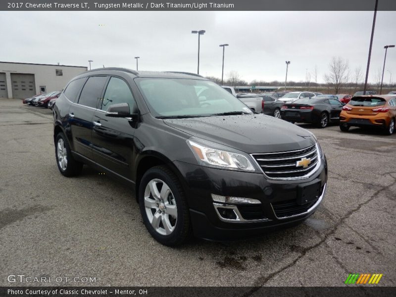 Tungsten Metallic / Dark Titanium/Light Titanium 2017 Chevrolet Traverse LT