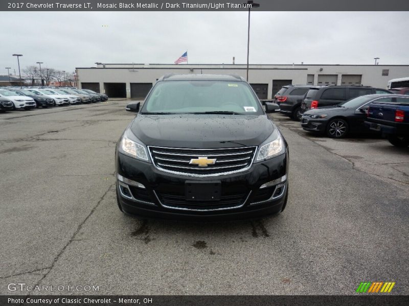 Mosaic Black Metallic / Dark Titanium/Light Titanium 2017 Chevrolet Traverse LT