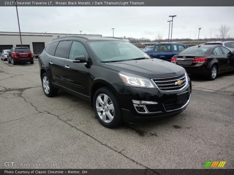 Mosaic Black Metallic / Dark Titanium/Light Titanium 2017 Chevrolet Traverse LT