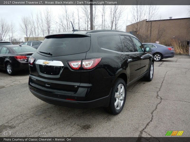 Mosaic Black Metallic / Dark Titanium/Light Titanium 2017 Chevrolet Traverse LT