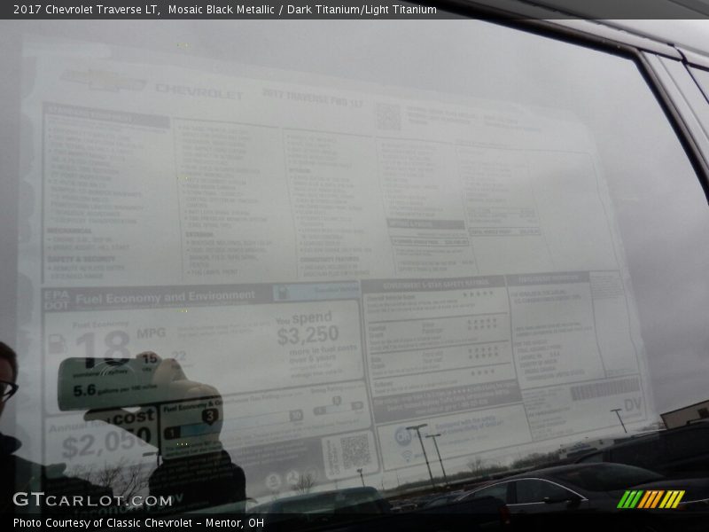 Mosaic Black Metallic / Dark Titanium/Light Titanium 2017 Chevrolet Traverse LT