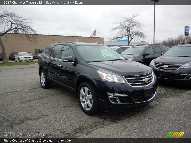 Blue Velvet Metallic / Ebony 2017 Chevrolet Traverse LT