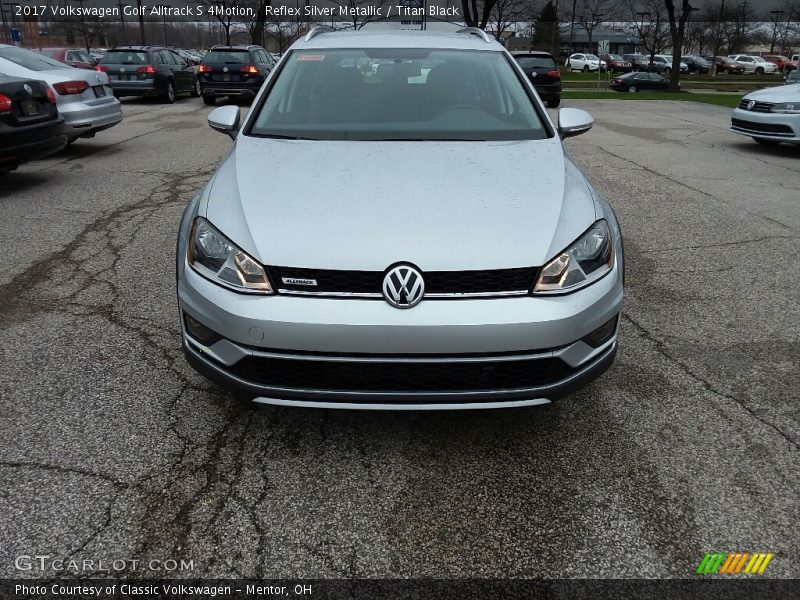 Reflex Silver Metallic / Titan Black 2017 Volkswagen Golf Alltrack S 4Motion