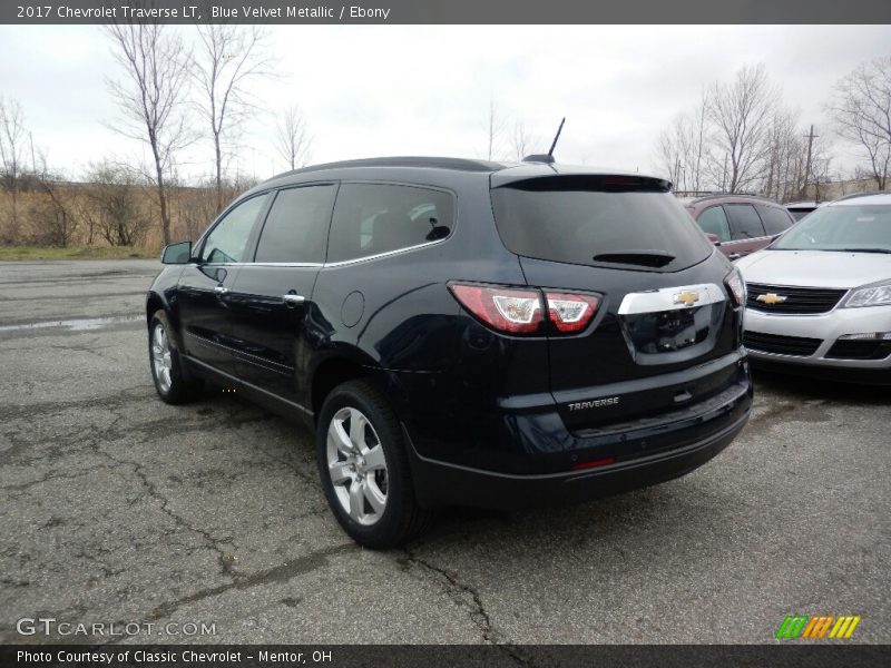 Blue Velvet Metallic / Ebony 2017 Chevrolet Traverse LT