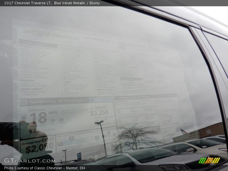 Blue Velvet Metallic / Ebony 2017 Chevrolet Traverse LT