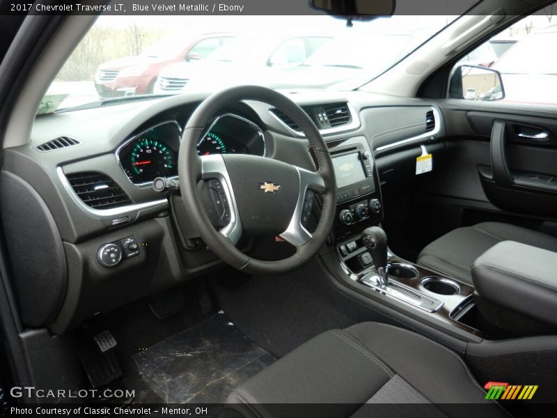 Blue Velvet Metallic / Ebony 2017 Chevrolet Traverse LT