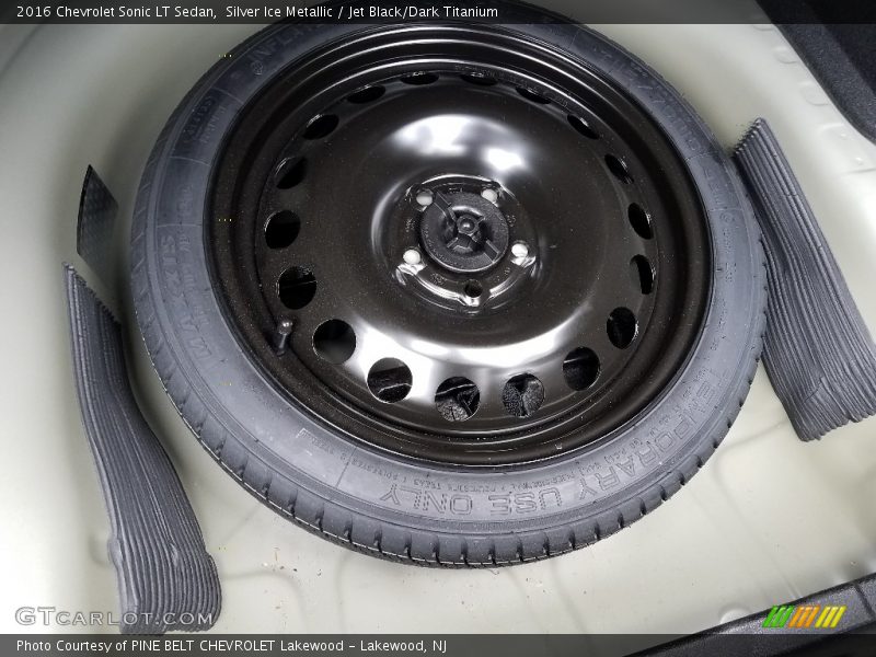 Silver Ice Metallic / Jet Black/Dark Titanium 2016 Chevrolet Sonic LT Sedan