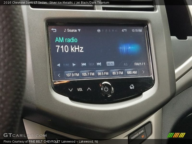 Silver Ice Metallic / Jet Black/Dark Titanium 2016 Chevrolet Sonic LT Sedan