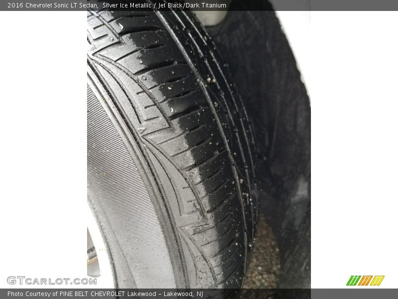 Silver Ice Metallic / Jet Black/Dark Titanium 2016 Chevrolet Sonic LT Sedan