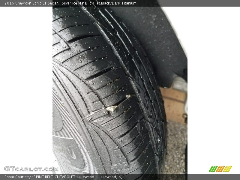 Silver Ice Metallic / Jet Black/Dark Titanium 2016 Chevrolet Sonic LT Sedan