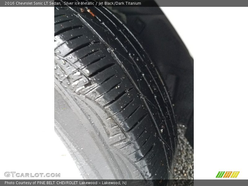 Silver Ice Metallic / Jet Black/Dark Titanium 2016 Chevrolet Sonic LT Sedan