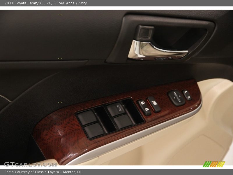 Super White / Ivory 2014 Toyota Camry XLE V6