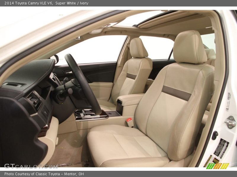 Super White / Ivory 2014 Toyota Camry XLE V6