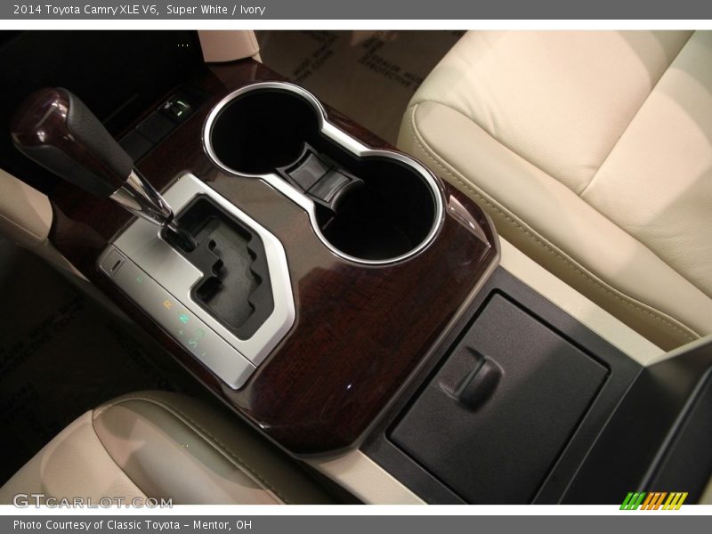 Super White / Ivory 2014 Toyota Camry XLE V6