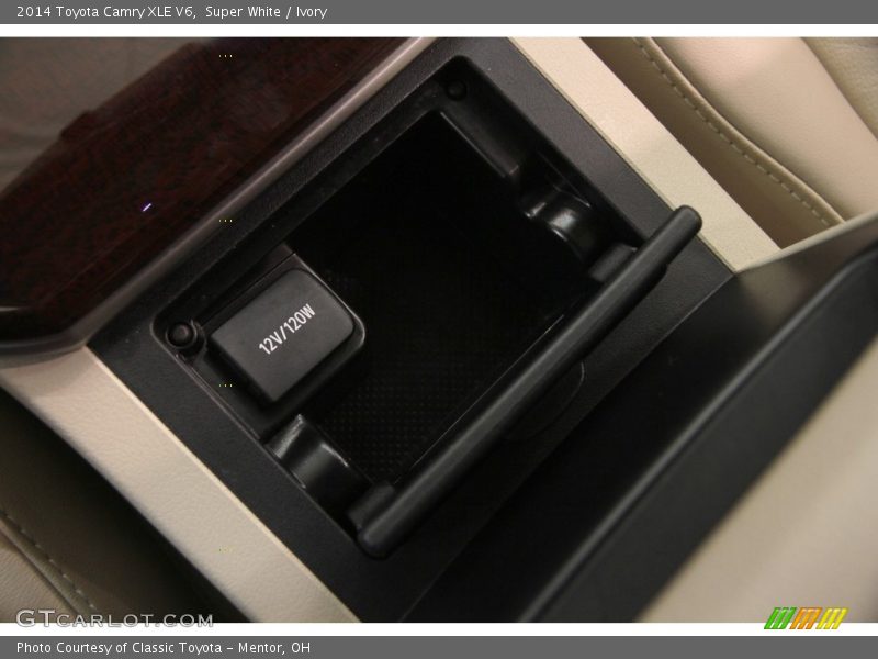 Super White / Ivory 2014 Toyota Camry XLE V6