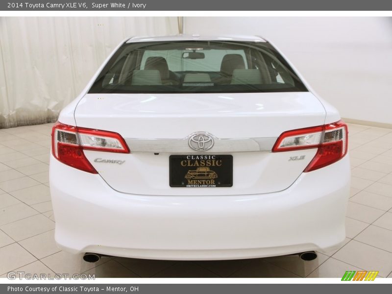 Super White / Ivory 2014 Toyota Camry XLE V6