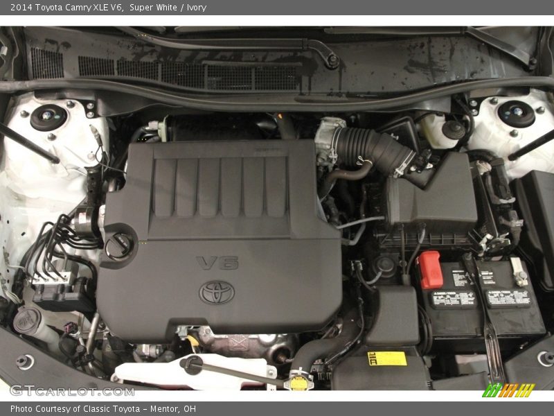 Super White / Ivory 2014 Toyota Camry XLE V6