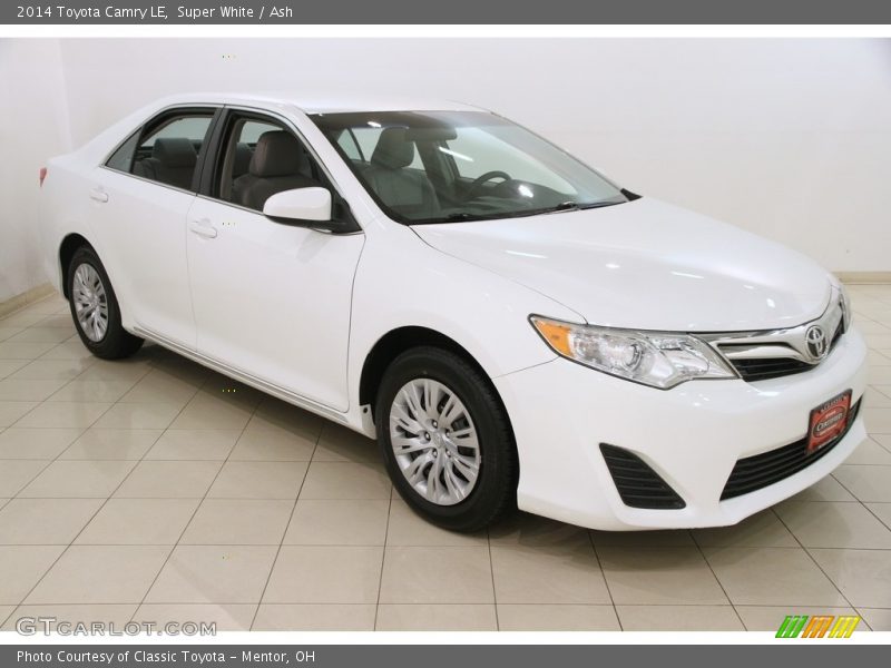 Super White / Ash 2014 Toyota Camry LE