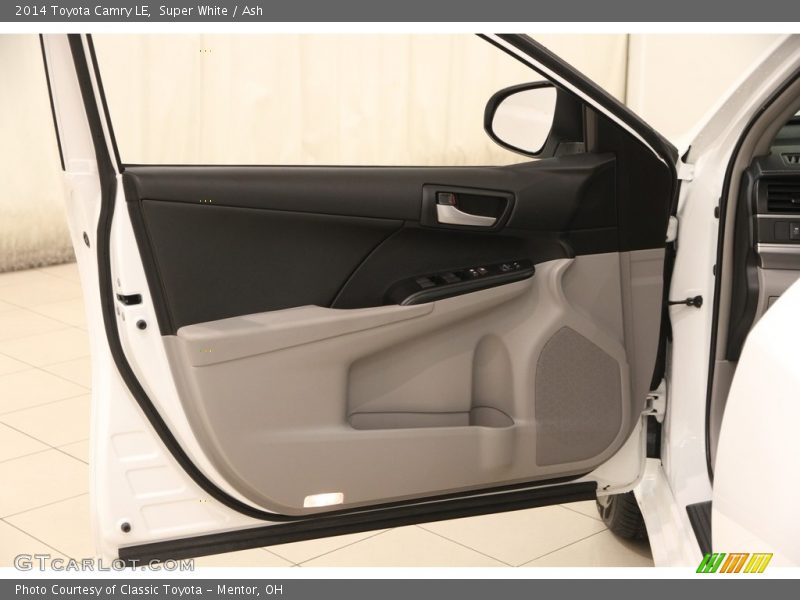 Super White / Ash 2014 Toyota Camry LE