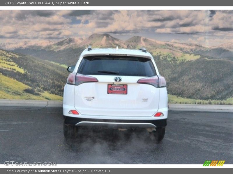 Super White / Black 2016 Toyota RAV4 XLE AWD