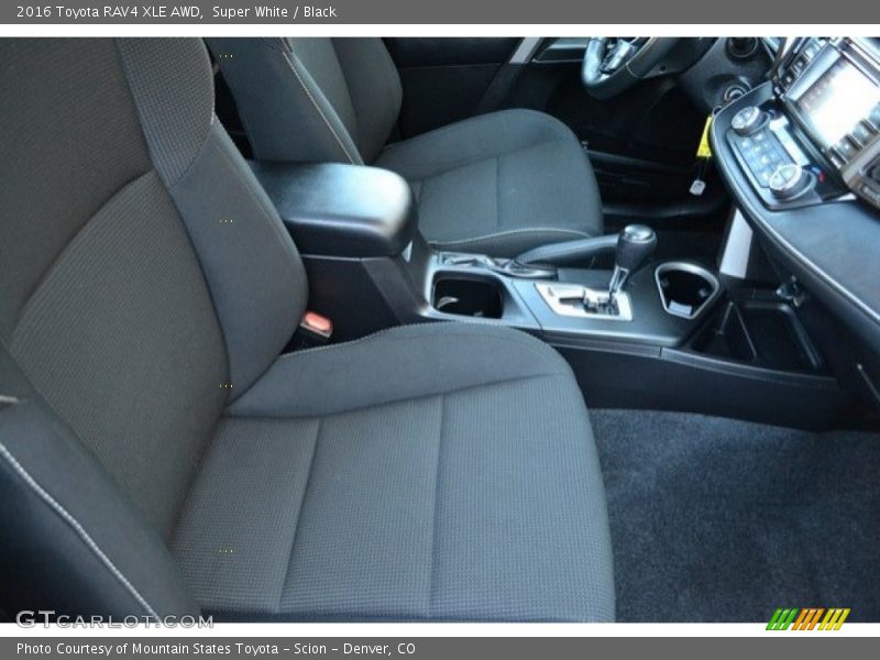 Super White / Black 2016 Toyota RAV4 XLE AWD
