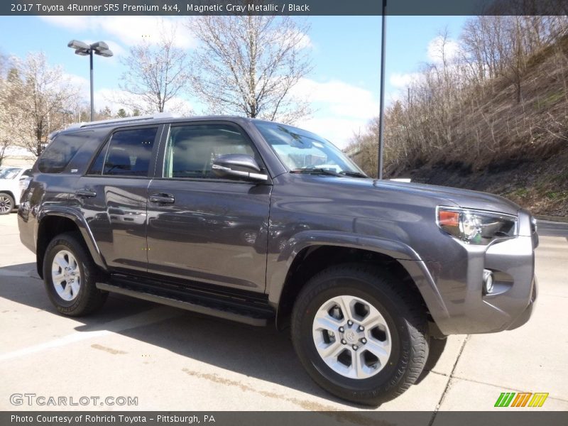 Front 3/4 View of 2017 4Runner SR5 Premium 4x4