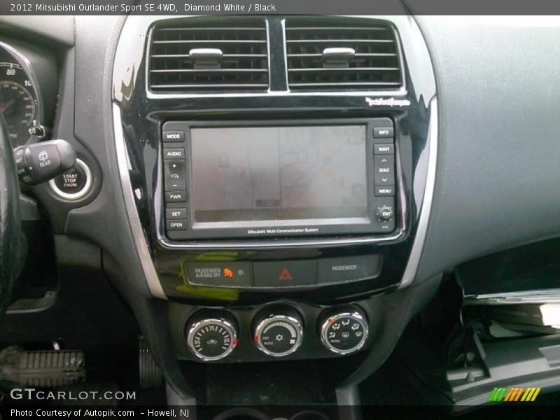 Diamond White / Black 2012 Mitsubishi Outlander Sport SE 4WD
