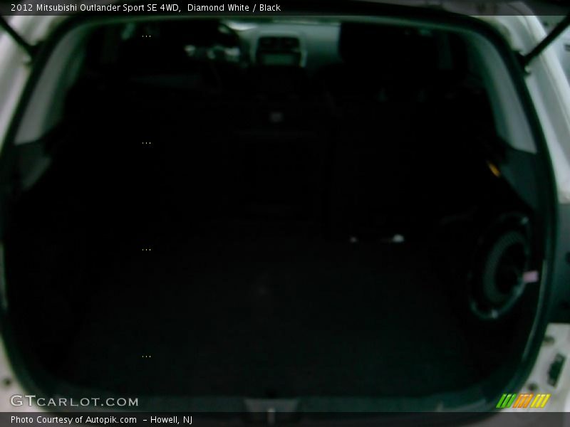 Diamond White / Black 2012 Mitsubishi Outlander Sport SE 4WD