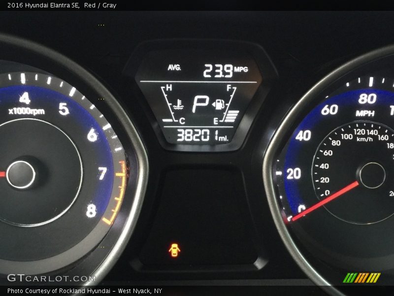 Red / Gray 2016 Hyundai Elantra SE