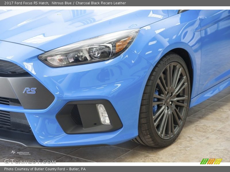 Nitrous Blue / Charcoal Black Recaro Leather 2017 Ford Focus RS Hatch