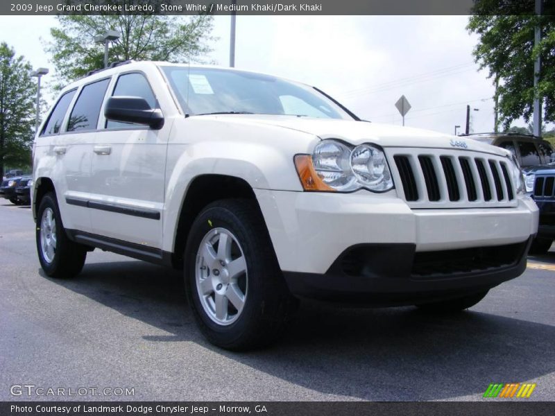 Stone White / Medium Khaki/Dark Khaki 2009 Jeep Grand Cherokee Laredo