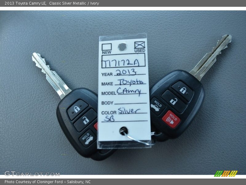 Classic Silver Metallic / Ivory 2013 Toyota Camry LE