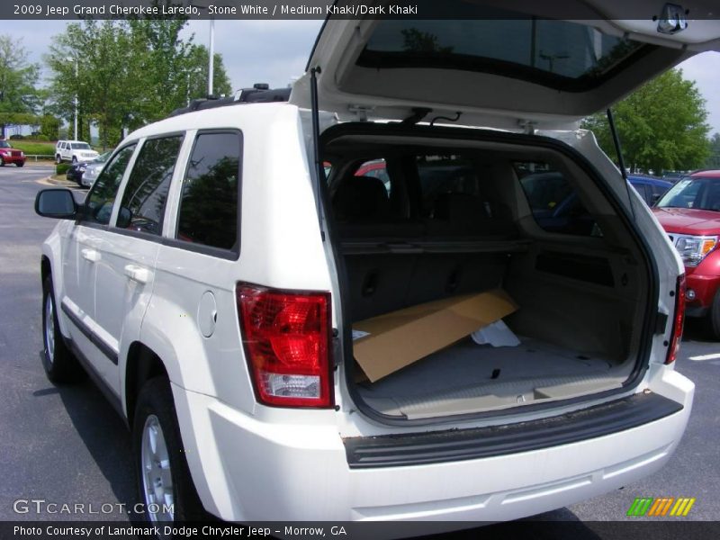 Stone White / Medium Khaki/Dark Khaki 2009 Jeep Grand Cherokee Laredo