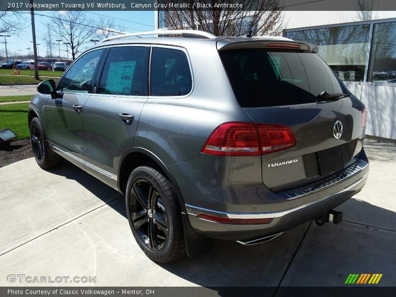 Canyon Gray Metallic / Black Anthracite 2017 Volkswagen Touareg V6 Wolfsburg