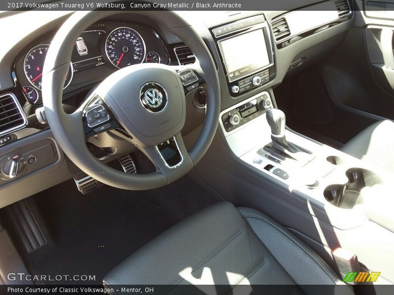 Canyon Gray Metallic / Black Anthracite 2017 Volkswagen Touareg V6 Wolfsburg