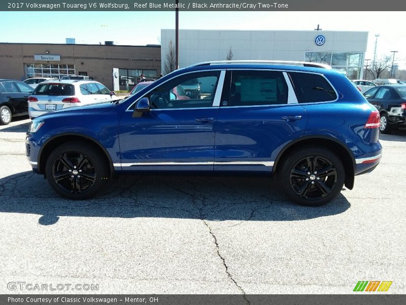 Reef Blue Metallic / Black Anthracite/Gray Two-Tone 2017 Volkswagen Touareg V6 Wolfsburg