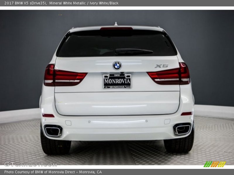 Mineral White Metallic / Ivory White/Black 2017 BMW X5 sDrive35i